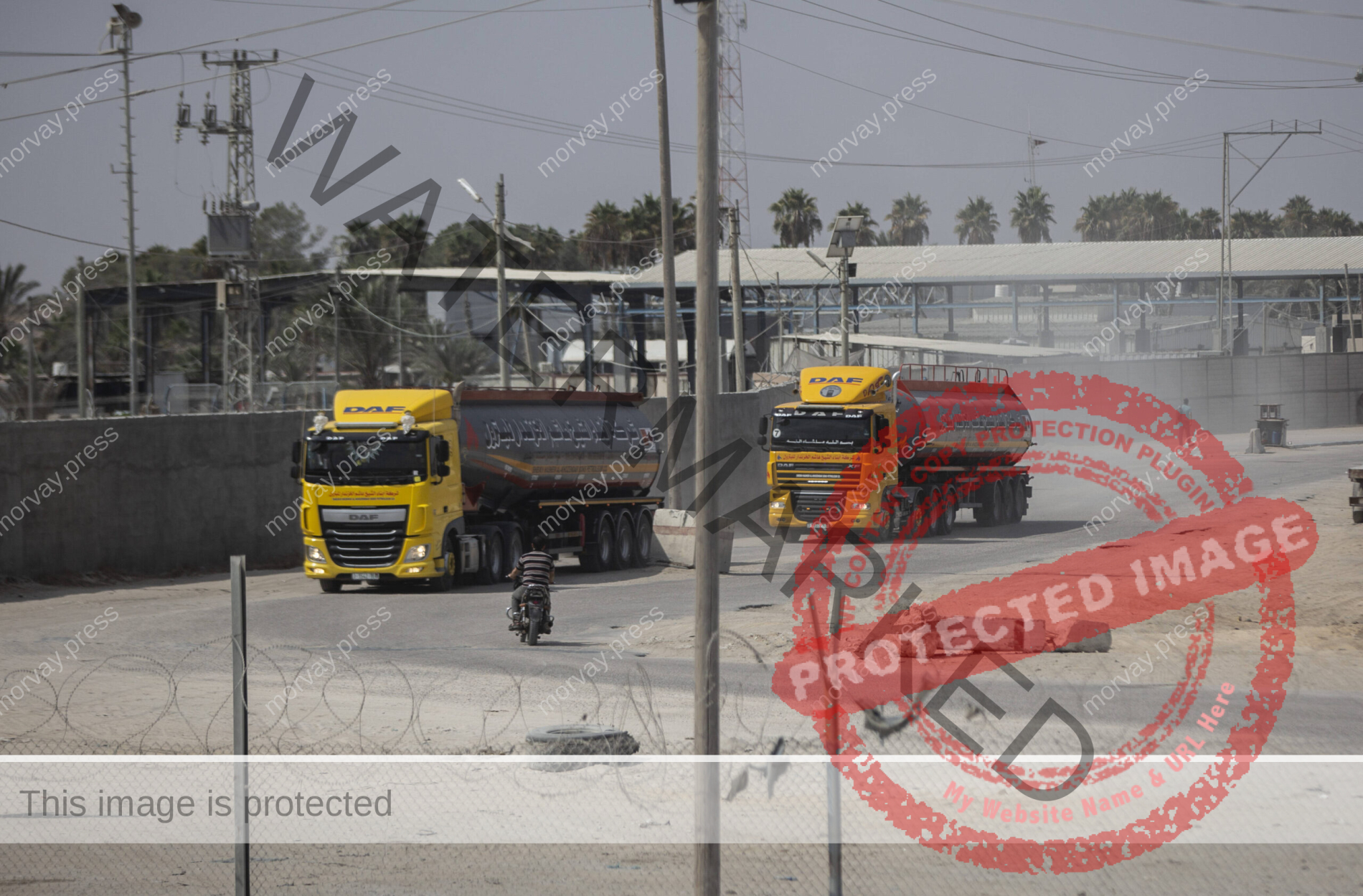 August 8, 2022, Gaza, Palestine: Fuel trucks enter the power station through the Kerem Shalom crossing with Israel in R